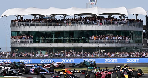 Κάτι συμβαίνει με την Tesla και απολύει εργαζομένους - εικόνα 4