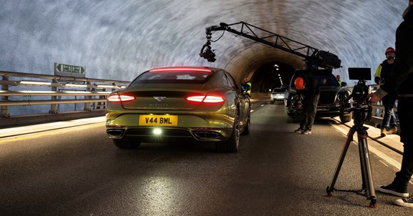 Η νέα Flying Spur θα είναι η ισχυρότερη 4θυρη Bentley - εικόνα 1