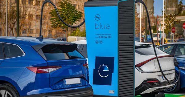 Δίκτυο ΔΕΗ blue: Πάνω από 2.000 σημεία ανεφοδιασμού με περισσότερους από 230 ταχυφορτιστές - εικόνα 2