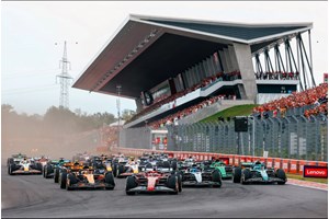 F1: Αυτό είναι το νέο αυτοκίνητο ασφαλείας-άλλαξε μετά από 4 χρόνια (εικόνες, video) - εικόνα 8