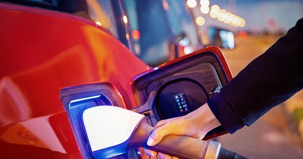 H BMW ετοιμάζει μια αγωνιστική Μ2 νόμιμη για το δρόμο - εικόνα 6