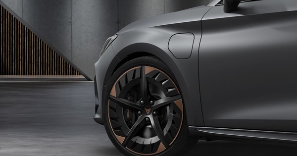 To plug-in υβριδικό CUPRA Formentor καταφέρνει να είναι δυνατό και οικονομικό - εικόνα 7