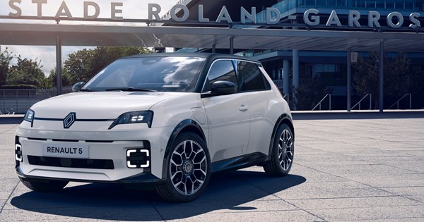 O Luka Doncic εμφανίστηκε με Camaro στο χρώμα των παπουτσιών του (video) - εικόνα 7