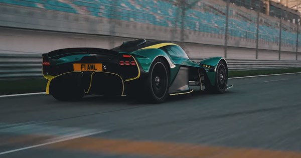 Το νέο hypercar Aston Martin Valhalla των 1.079 ίππων είναι εδώ (εικόνες) - εικόνα 1
