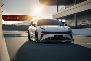 Η Cadillac Escalade IQ είναι ένα τεράστιο και βαρύ SUV - εικόνα 7