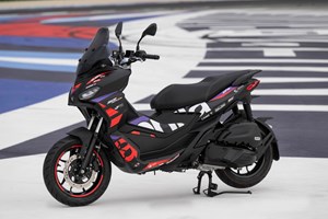 Πώς είναι πάνω στη σέλα της τρομερής Aprilia Tuareg Factory Rally - εικόνα 9