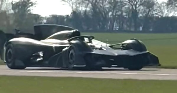 Φωτιά σε εγκατάσταση της BYD με ηλεκτρικά αυτοκίνητα - εικόνα 5