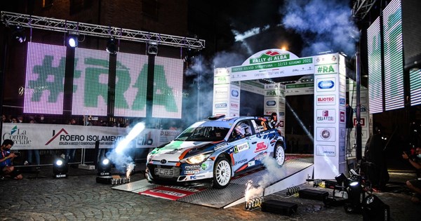 Video: Μονοθέσιο απογειώνεται στην φημισμένη Corkscrew της Laguna Seca - εικόνα 6