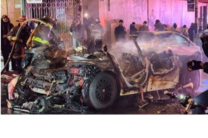 Δύο Έλληνες μπήκαν σε ταξί χωρίς οδηγό και ανέβασαν video - εικόνα 2
