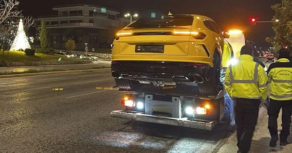 Γιατί μιλάνε όλοι για το νέο διαφημιστικό σποτ του Υπουργείου Μεταφορών - εικόνα 7