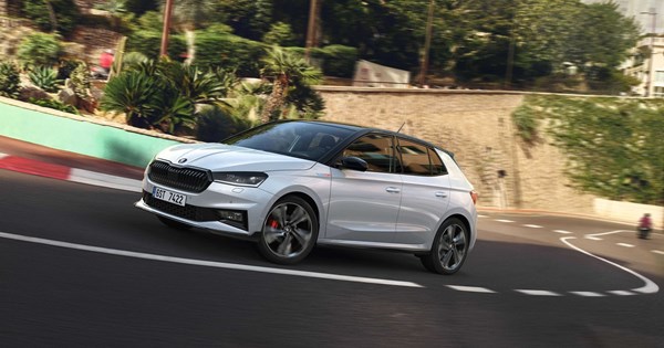 Η Aston Martin μόλις παρουσίασε την κορυφαία DB12 S (εικόνες) - εικόνα 8