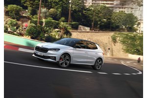 Η Aston Martin μόλις παρουσίασε την κορυφαία DB12 S (εικόνες) - εικόνα 8