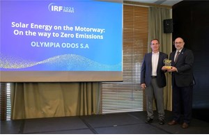 Ολυμπία Οδός: Δείτε αυτόνομο ρομπότ να κάνει επισκευές μόνο του στο οδόστρωμα! (video) - εικόνα 4