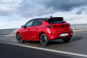 KGM Torres: Το νέο υβριδικό SUV που βγάζει όλες τις αστικές μετακινήσεις ηλεκτρικά - εικόνα 8