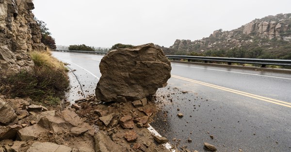 Ιονία Οδός: Μέχρι πότε θα παραμείνει κλειστή λόγω της κατολίσθησης - εικόνα 2
