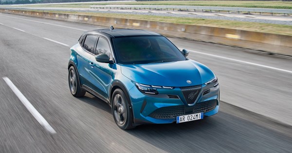 O διάσημος ηθοποιός Pedro Alonso στη νέα καμπάνια της Alfa Romeo Junior (video) - εικόνα 3