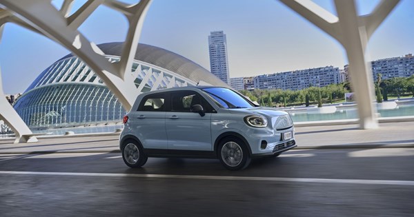 H BYD παρουσίασε τον αντίπαλο των Porsche Taycan και Panamera-κοστίζει τα μισά - εικόνα 8