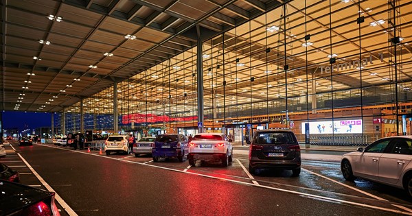 Τα Tesla πλέον φεύγουν μόνα τους από το εργοστάσιο (video) - εικόνα 4