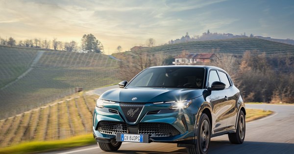 F1 GP Κίνας αγώνας sprint: Πρώτη νίκη Hamilton με Ferrari - εικόνα 7