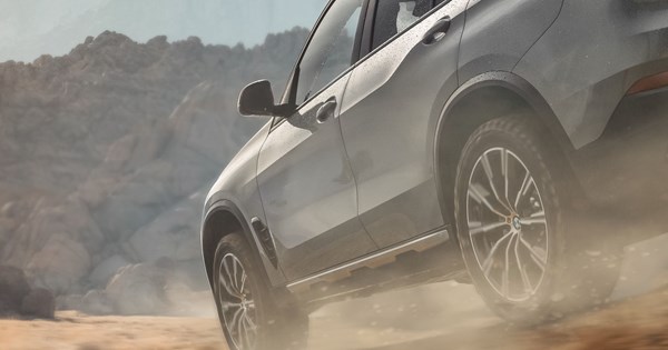 Το Tesla Model Y L με το μακρύ μεταξόνιο "πάτησε" Ευρώπη - εικόνα 3