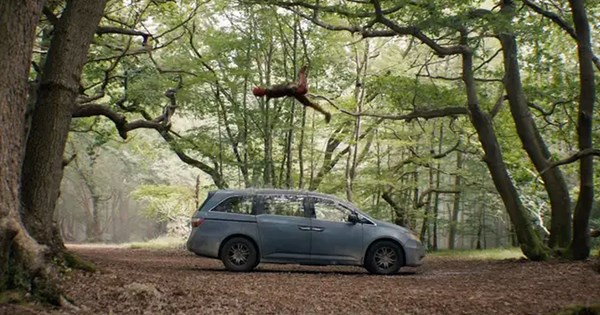 Δείτε το κινεζικό MPV που θέλει να ανταγωνιστεί τη Rolls-Royce (video) - εικόνα 5