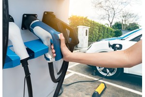 H Tesla δοκιμάζει μπαταρίες που φορτίζουν σε λίγα λεπτά - εικόνα 5