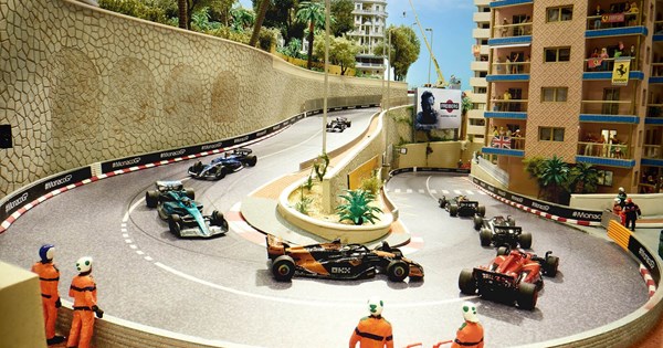 Ο Αλβέρτος του Μονακό πήρε το πρώτο Tesla Cybertruck στην Ευρώπη (εικόνες) - εικόνα 4