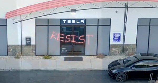 To Tesla Cybertruck στην υπηρεσία προώθησης του Model Y - εικόνα 2