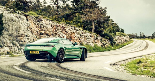 Η νέα Aston Martin Vanquish θα φοράει κινητήρα V12 835 ίππων - εικόνα 2