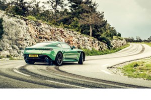 Η νέα Aston Martin Vanquish θα φοράει κινητήρα V12 835 ίππων - εικόνα 2