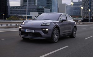 Νέα Porsche Taycan: Τα πρώτα επίσημα στοιχεία και εικόνες της ηλεκτρικής μπερλίνας - εικόνα 1
