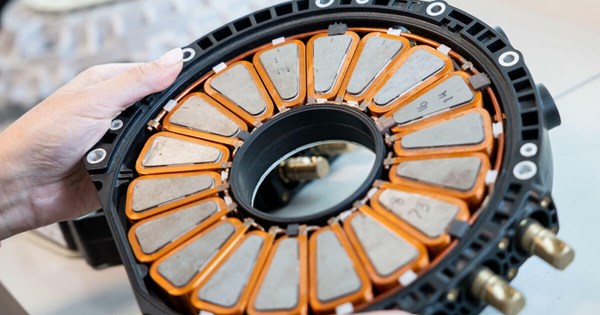 Ozzy Osbourne: Σε τι ηλικία πήρε δίπλωμα οδήγησης και τα αγαπημένα του αυτοκίνητα - εικόνα 3