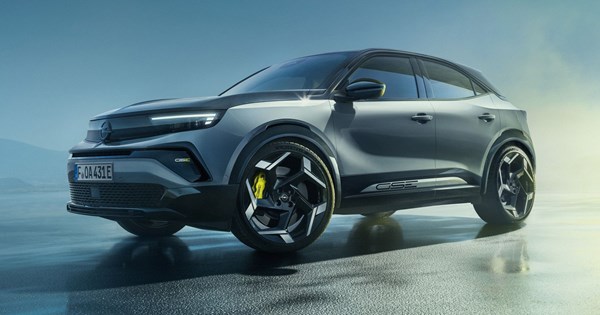 Ozzy Osbourne: Σε τι ηλικία πήρε δίπλωμα οδήγησης και τα αγαπημένα του αυτοκίνητα - εικόνα 4