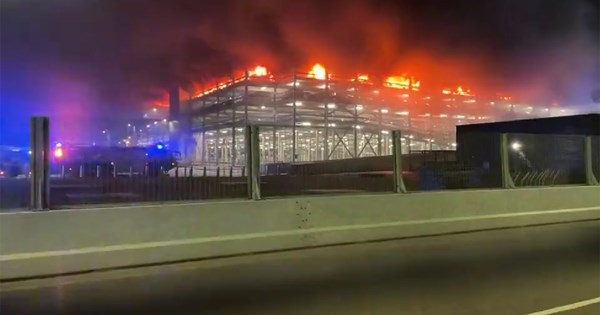 Mazda MX-5: Είναι αυτό το teaser για το ηλεκτρικό roadster; - εικόνα 4