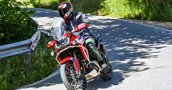 Beta Alp 4.0: Μια ιταλική μοτοσυκλέτα βγαλμένη από τα παλιά - εικόνα 12