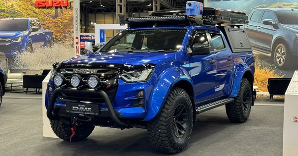 O Luka Doncic εμφανίστηκε με Camaro στο χρώμα των παπουτσιών του (video) - εικόνα 6