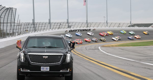 Αυστραλός παντρεύτηκε ένα Ford Falcon του 1971 - εικόνα 6