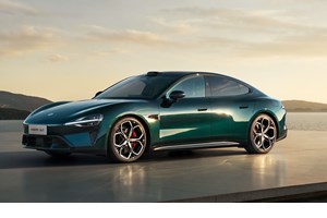 Το γκαράζ του Verstappen έχει πολλά supercars, αλλά μόνο ένα πραγματικό κόσμημα - εικόνα 11