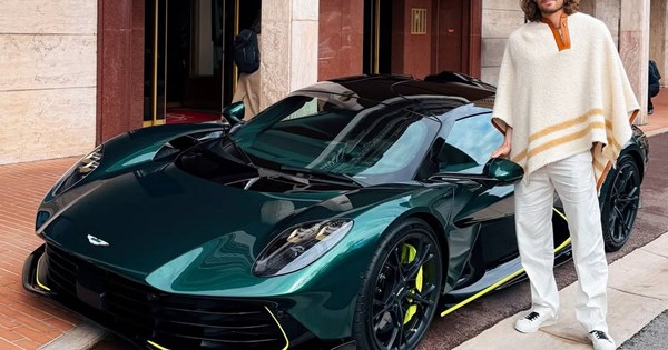 Η Aston Martin Valhalla δεν έχει όπισθεν-δείτε πώς κινείται προς τα πίσω - εικόνα 1