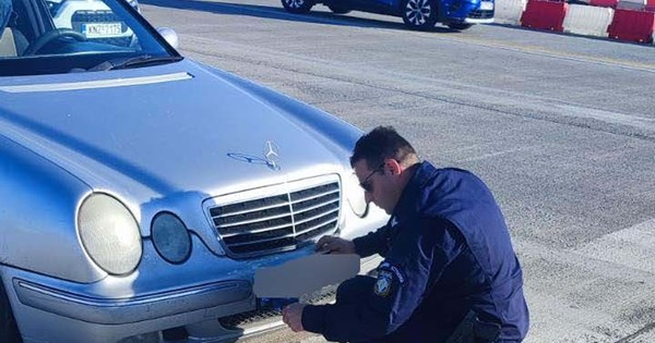 Χριστουγεννιάτικα λαμπάκια στο αυτοκίνητο: είναι παράνομα ή όχι στην Ελλάδα; - εικόνα 3