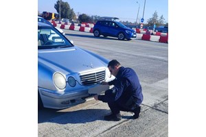 Χριστουγεννιάτικα λαμπάκια στο αυτοκίνητο: είναι παράνομα ή όχι στην Ελλάδα; - εικόνα 3