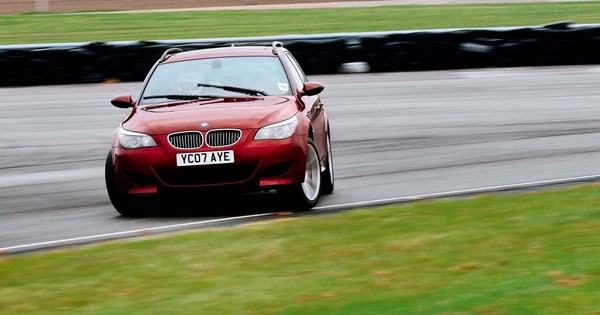 Ναι, η BMW αποκάλυψε ότι ετοιμάζει τη νέα M5 Touring - εικόνα 3