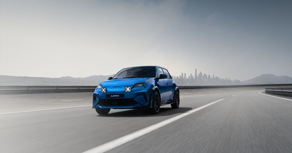 Το εντυπωσιακό Alpine A390_β είναι ένα σπορ οικογενειακό (εικόνες) - εικόνα 1