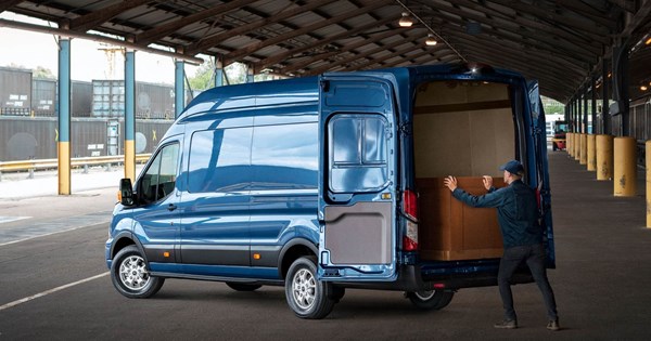 Ετοιμοπαράδοτο και με προνομιακή μίσθωση το Ford Transit Custom - εικόνα 2