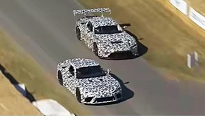 Απολαύστε δύο από τα καλύτερα supercars με κινητήρα V10 που φτιάχτηκαν ποτέ (video) - εικόνα 1