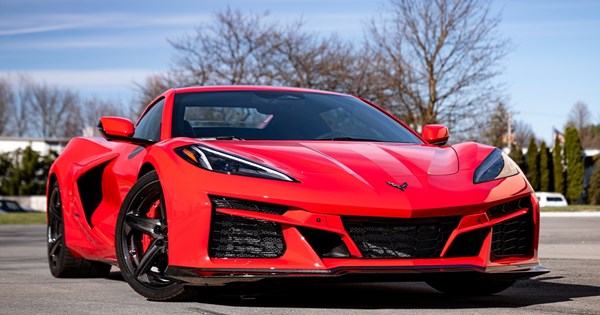 Η νέα Corvette E-Ray ήρθε στην Ευρώπη αλλά κρύβει δυσάρεστες εκπλήξεις (video) - εικόνα 1