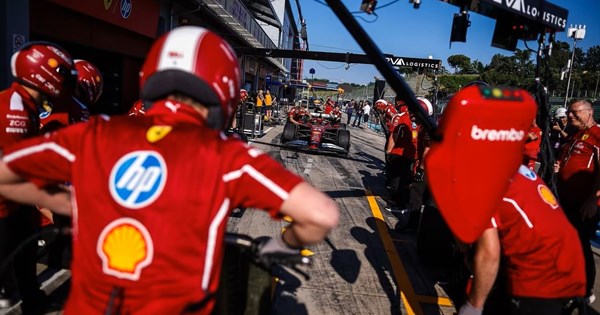 Επιστρέφουν οι πινακίδες κυκλοφορίας για τα Χριστούγεννα - εικόνα 4