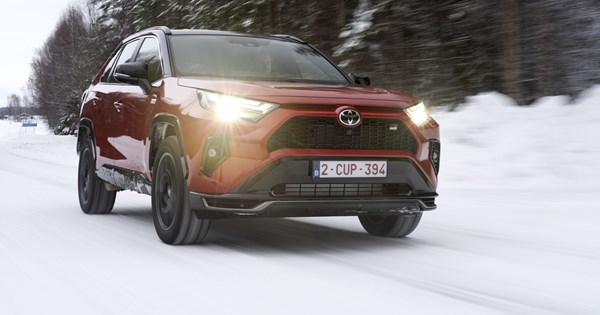 Ένα RAV4 διένυσε σχεδόν 2.000 χλμ. χωρίς στάση για φόρτιση-πώς το κατάφερε - εικόνα 1