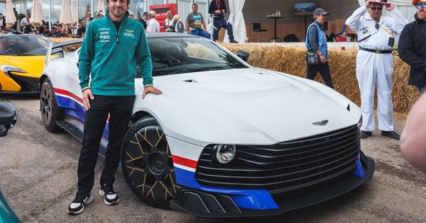 Σε δημοπρασία η Aston Martin Vanquish της ταινίας "Die Another Day" - εικόνα 4