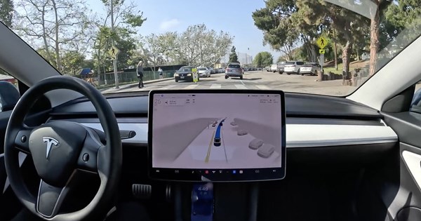 Τι σημαίνει το αυτοκόλλητο RC σε αυτό το Tesla Cybertruck - εικόνα 2